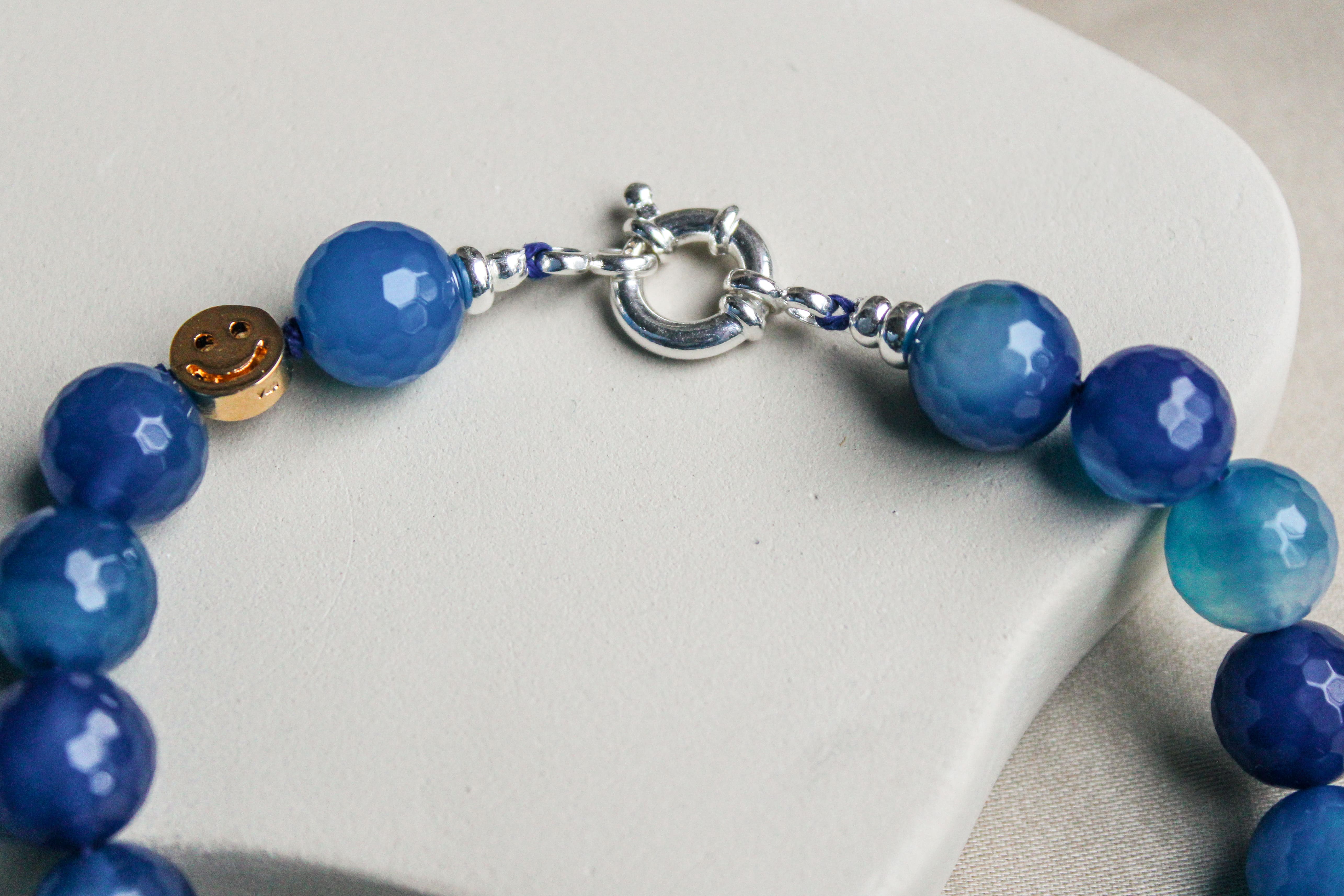 Blauwe agaat edelsteen ketting met zilveren sluiting