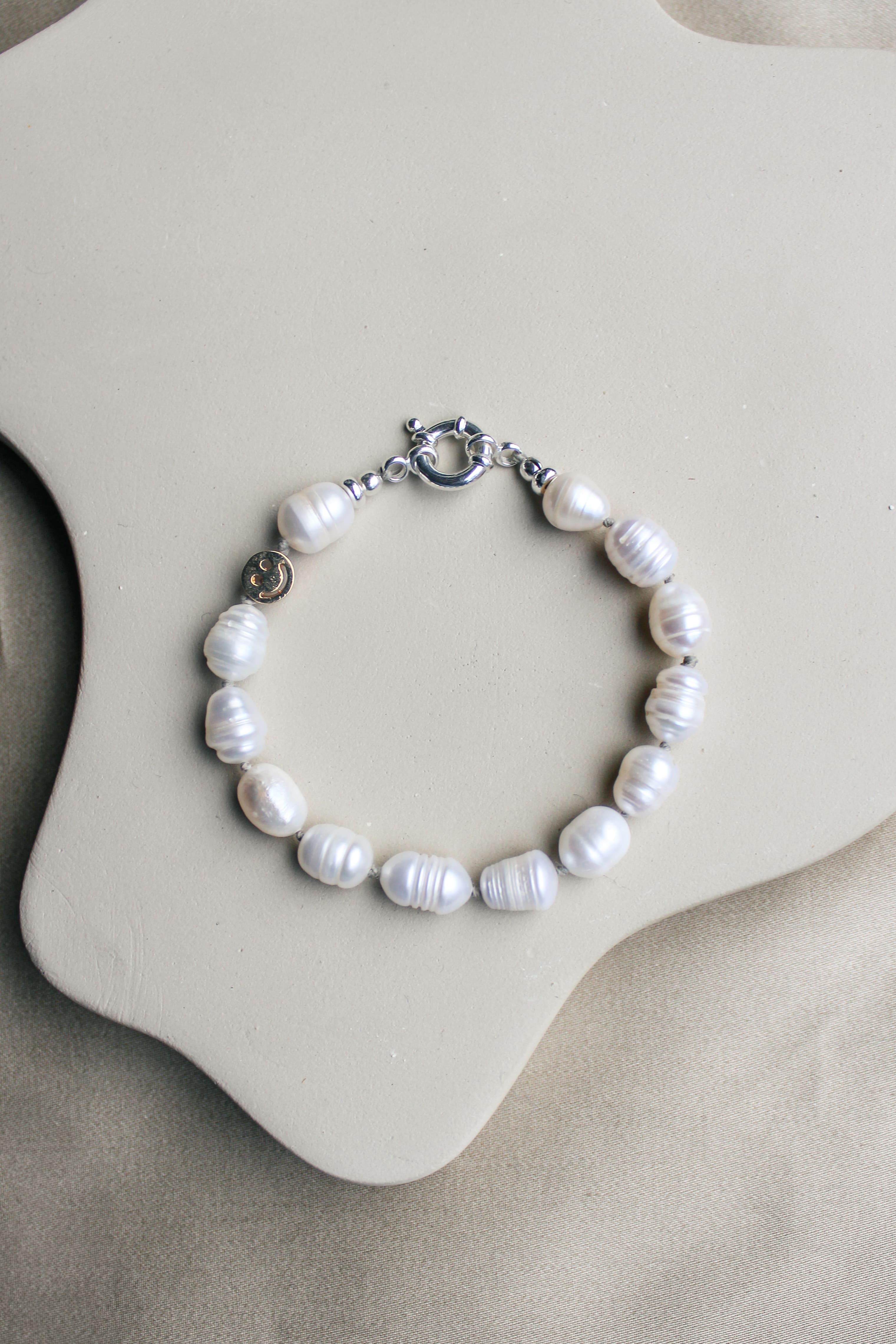 Duurzame parel armband Ines, handgemaakte sieraden