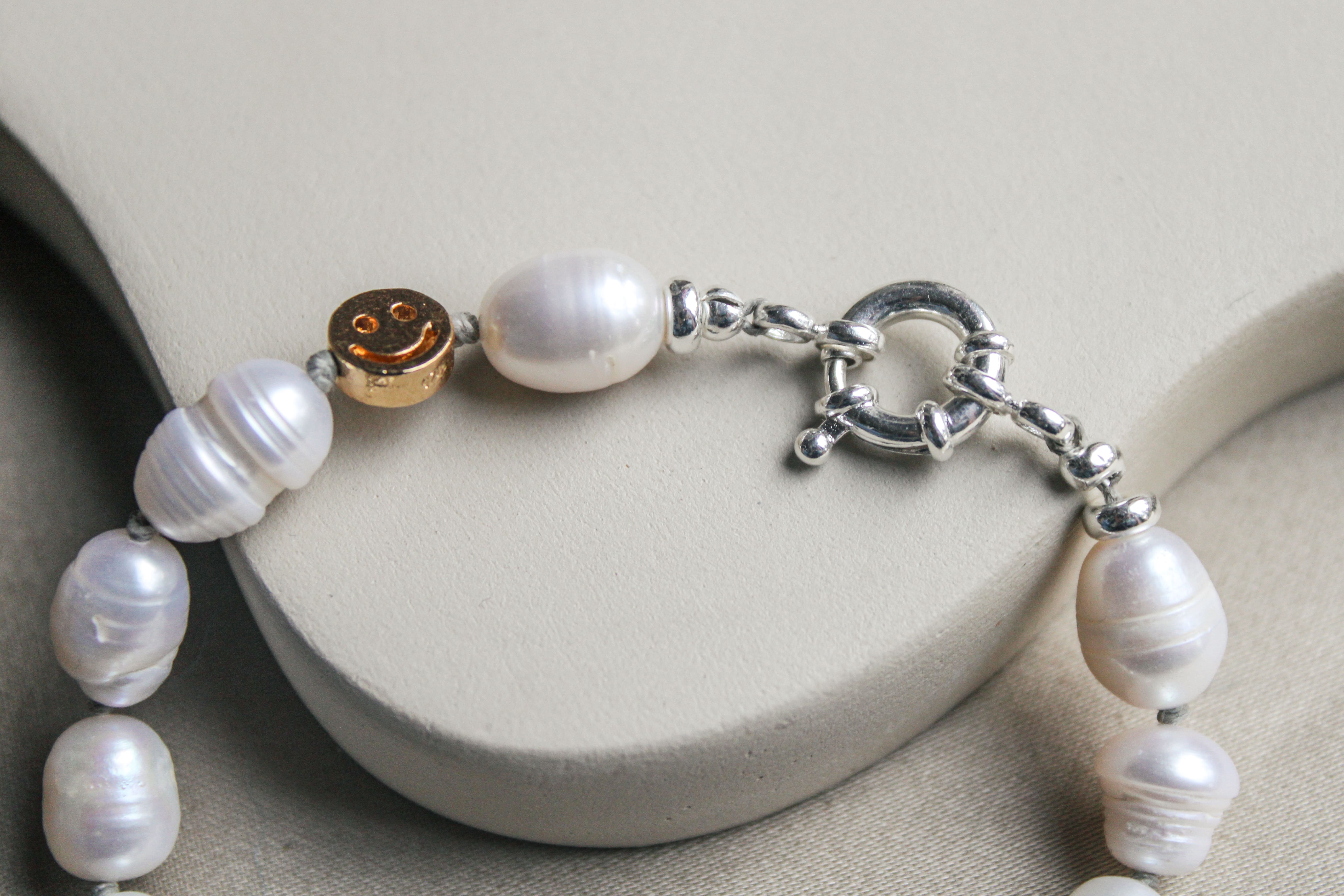 Parel armband met zilveren sluiting