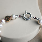 Parelarmband met zilveren sluiting