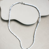 Howlite necklace 'Flore'