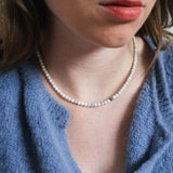 Howlite necklace 'Flore'