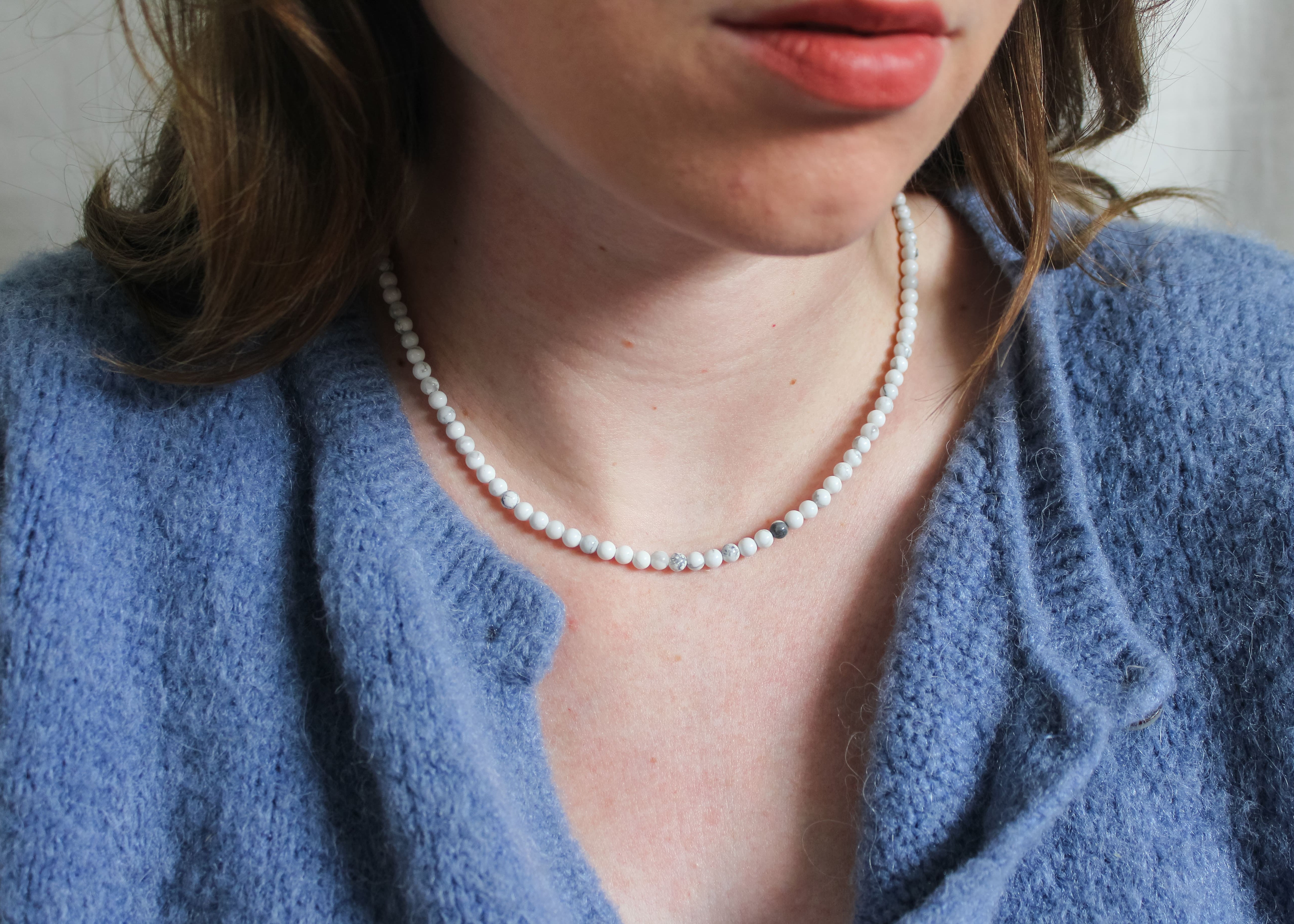 Howlite necklace 'Flore'