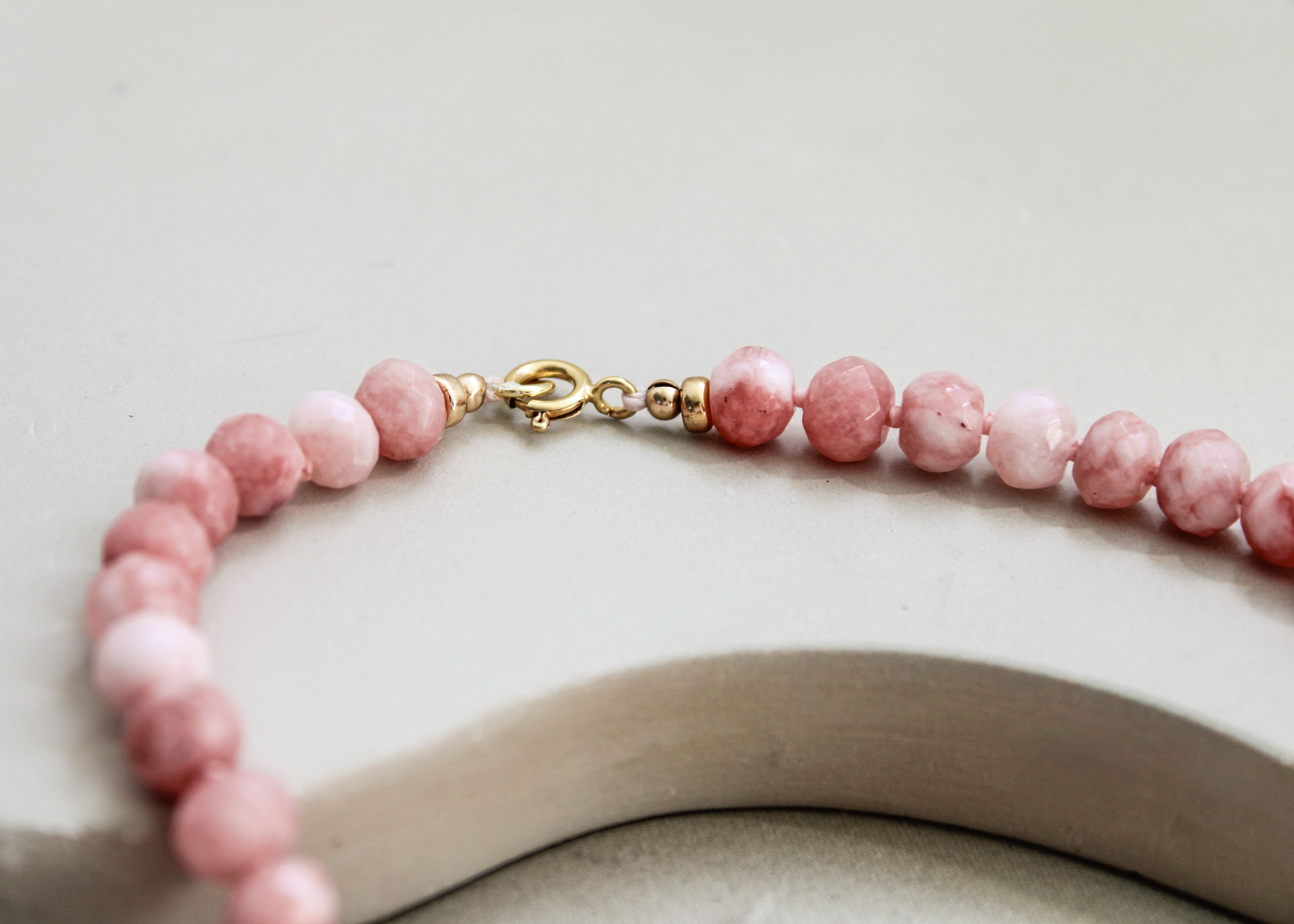 Roze opaal ketting 'Caro'