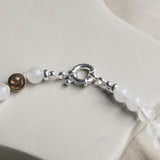 Witte jade edelsteen ketting met zilveren sluiting